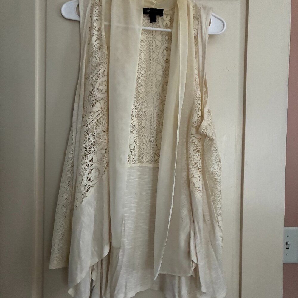 Women's AB Studio Lace Vest Size XL